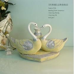 湖州市玻璃鋼樹(shù)脂批發(fā)與工藝品應(yīng)用全解析